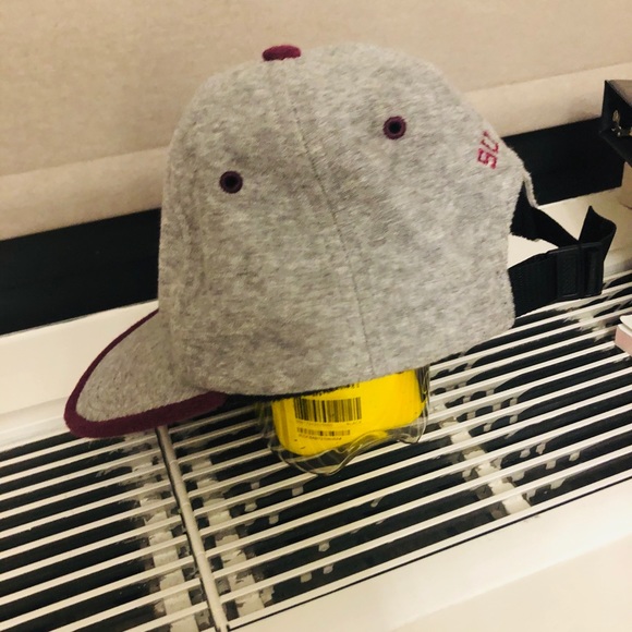 Supreme Hat - Picture 4 of 7